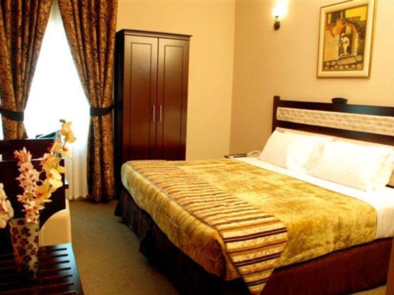 Al Bustan Tower Hotel Suites Sharjah Eksteriør billede